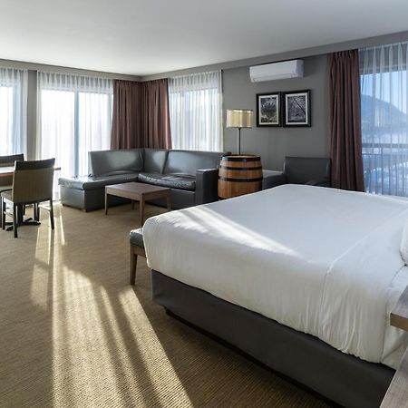 Hotel Rive Gauche Beloeil Ngoại thất bức ảnh