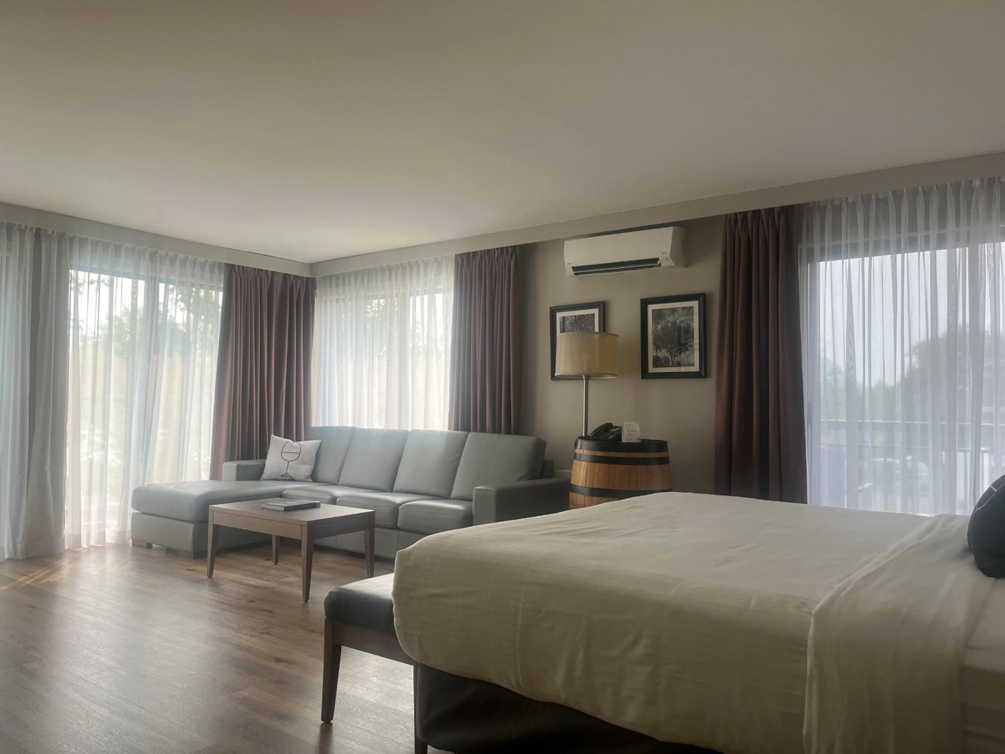 Hotel Rive Gauche Beloeil Ngoại thất bức ảnh
