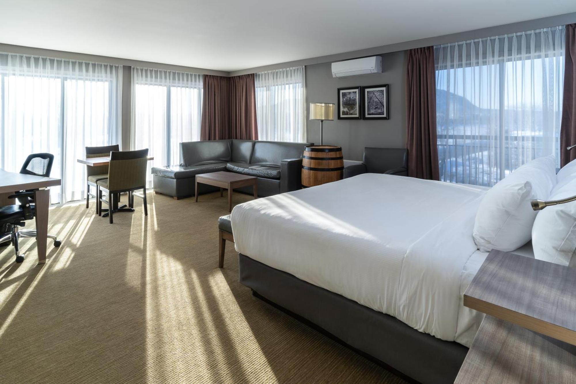 Hotel Rive Gauche Beloeil Ngoại thất bức ảnh