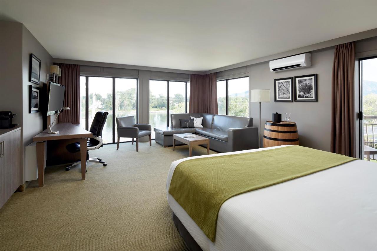 Hotel Rive Gauche Beloeil Ngoại thất bức ảnh